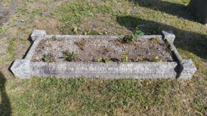 A grave in Chiswick New Cemetery